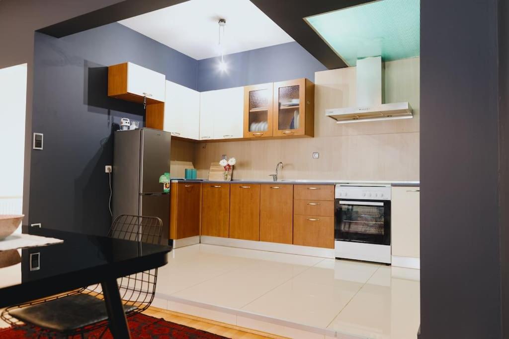 Cosy & Spacious Central Apartment 科莫蒂尼 外观 照片