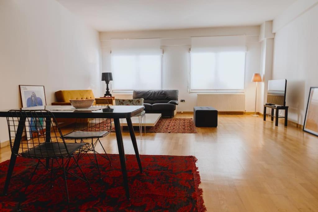 Cosy & Spacious Central Apartment 科莫蒂尼 外观 照片
