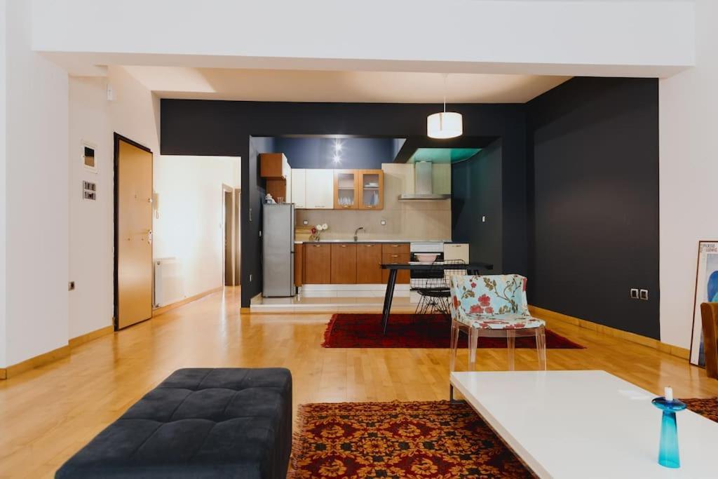 Cosy & Spacious Central Apartment 科莫蒂尼 外观 照片